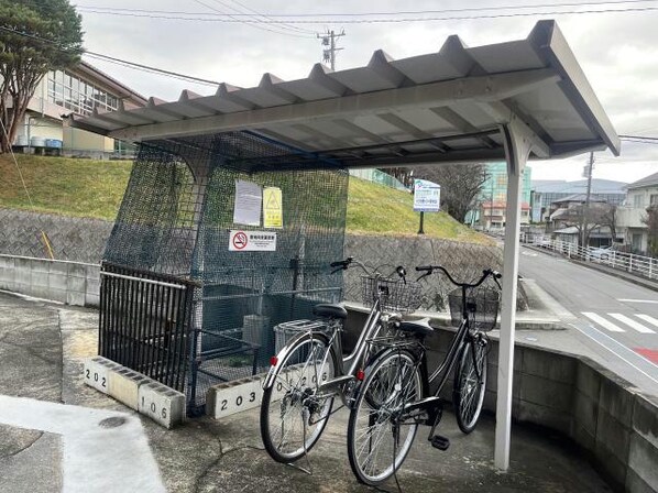 郡山駅 バス10分  久保田変電所下車：停歩7分 2階の物件外観写真